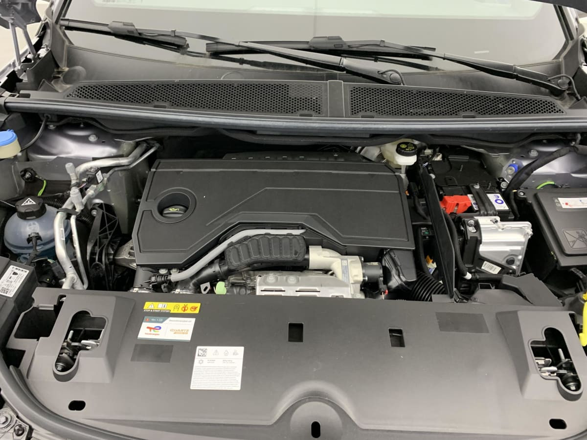 Vente en ligne Peugeot 5008 Hybrid 145 e-DCS6 GT au prix de 34 680 €