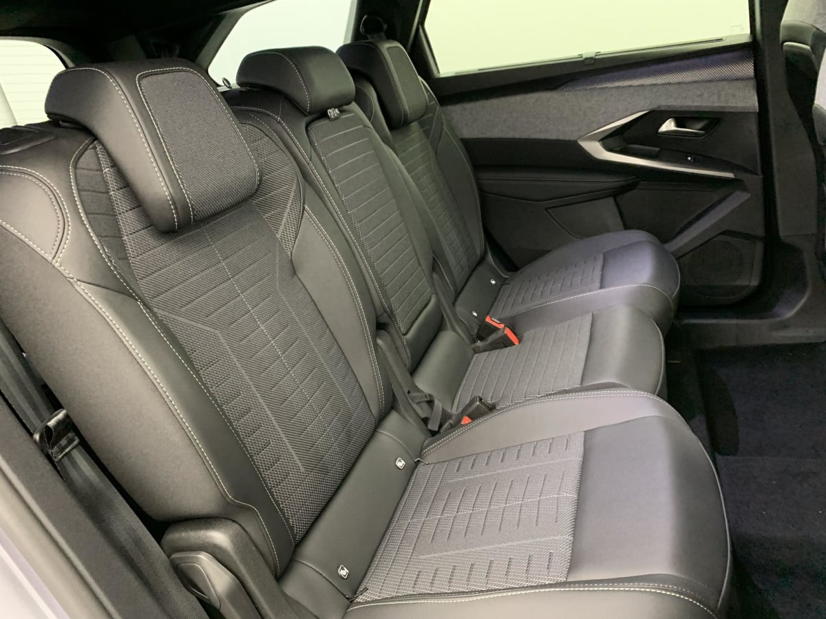 Vente en ligne Peugeot 5008 Hybrid 145 e-DCS6 GT au prix de 34 680 €