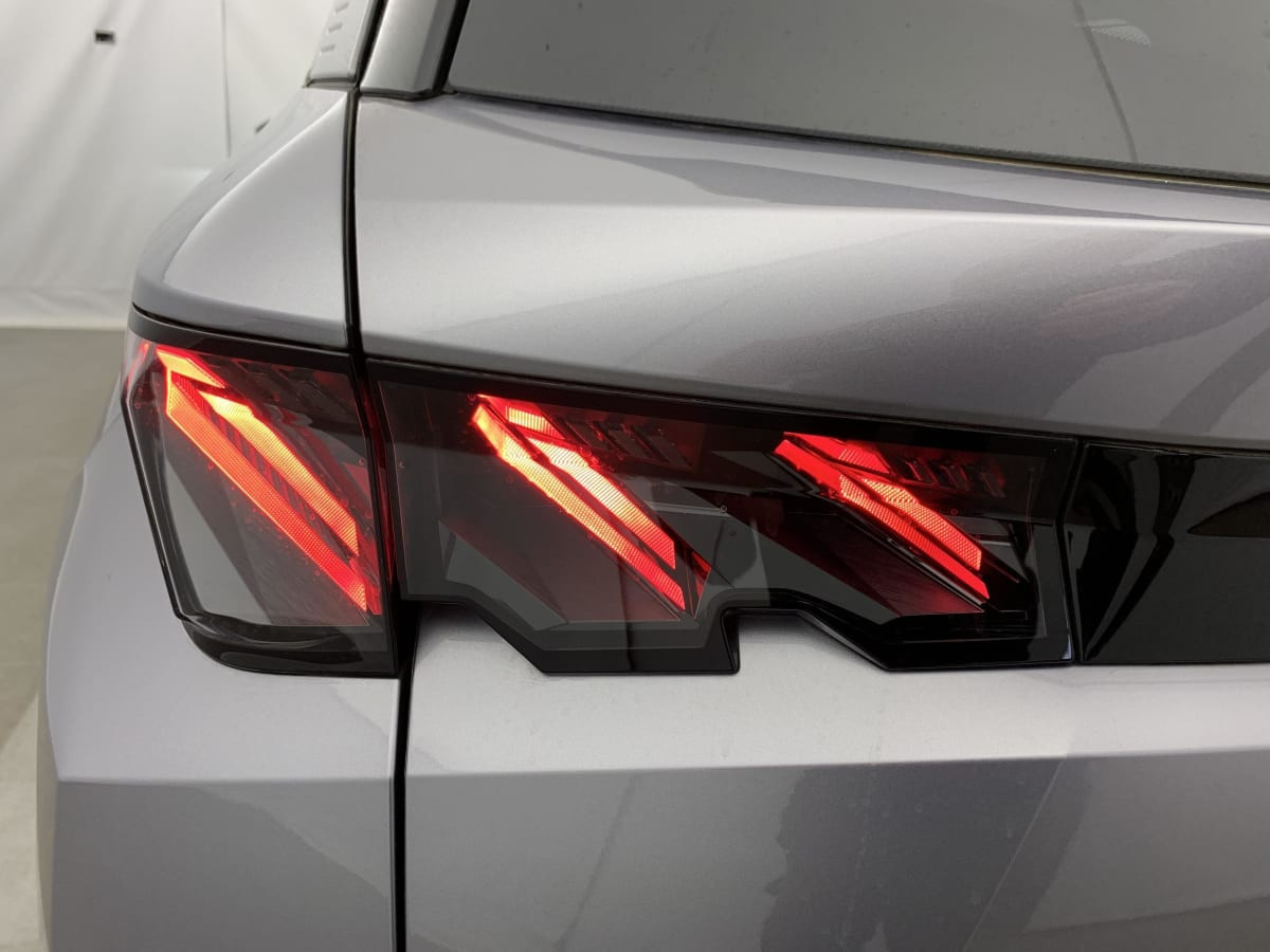 Vente en ligne Peugeot 5008 Hybrid 145 e-DCS6 GT au prix de 34 680 €