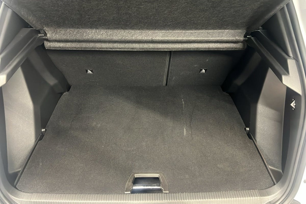 Vente en ligne Peugeot 2008 Hybrid 145 e-DCS6 Allure au prix de 23 360 €