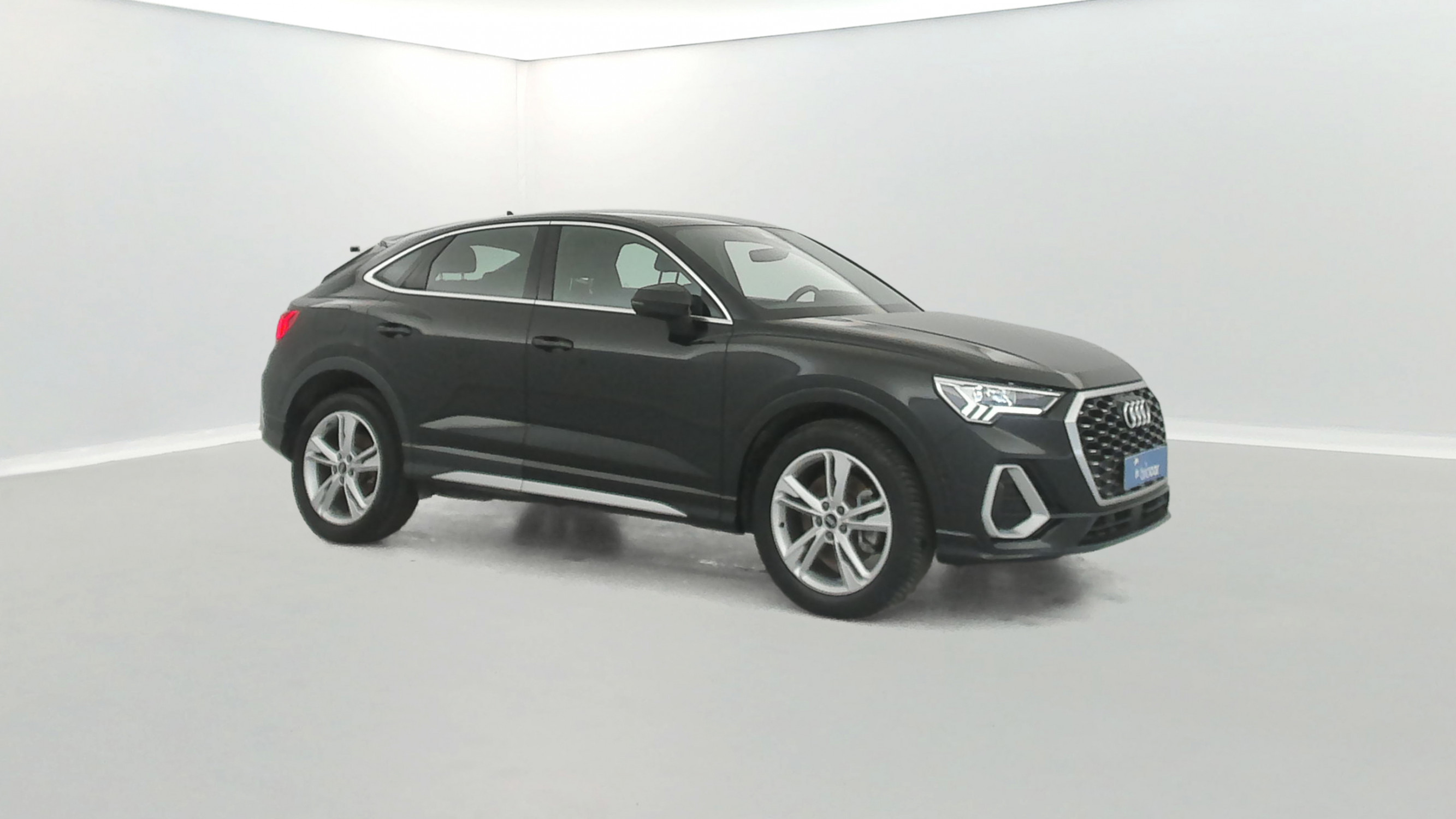 Vente en ligne Audi Q3 Sportback 45 TFSI e 245ch S line S tronic 6 Suréquipé au prix de 30 890 €