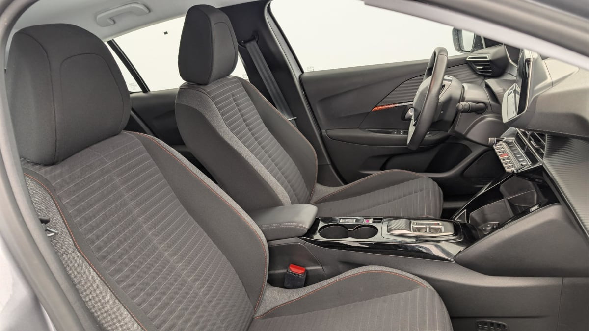 Vente en ligne Peugeot 208 50 KWH 136CH ACTIVE au prix de 14 710 €