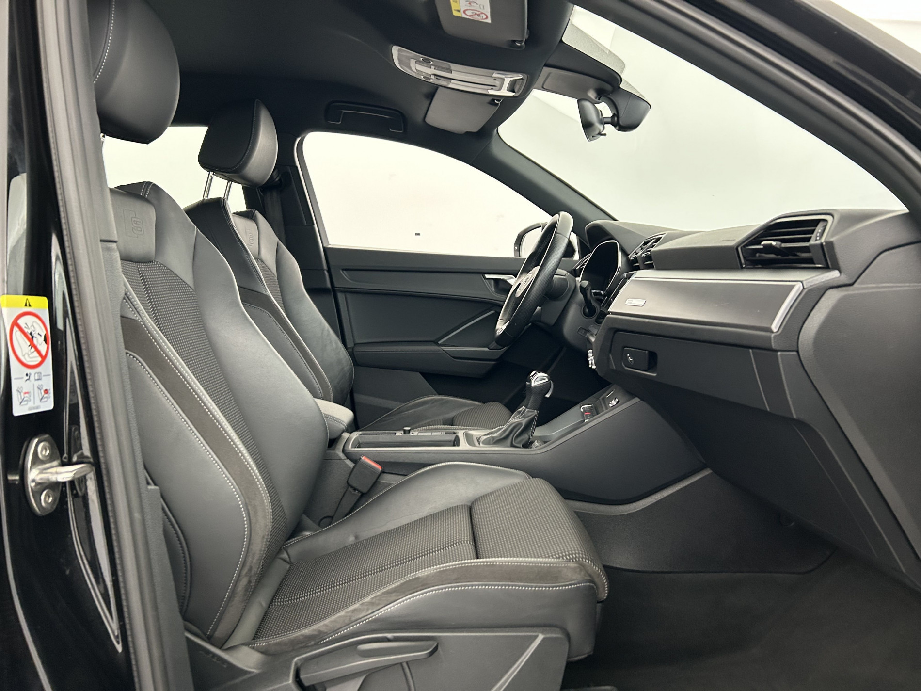 Vente en ligne Audi Q3 Sportback 45 TFSI e 245ch S line S tronic 6 Suréquipé au prix de 30 890 €