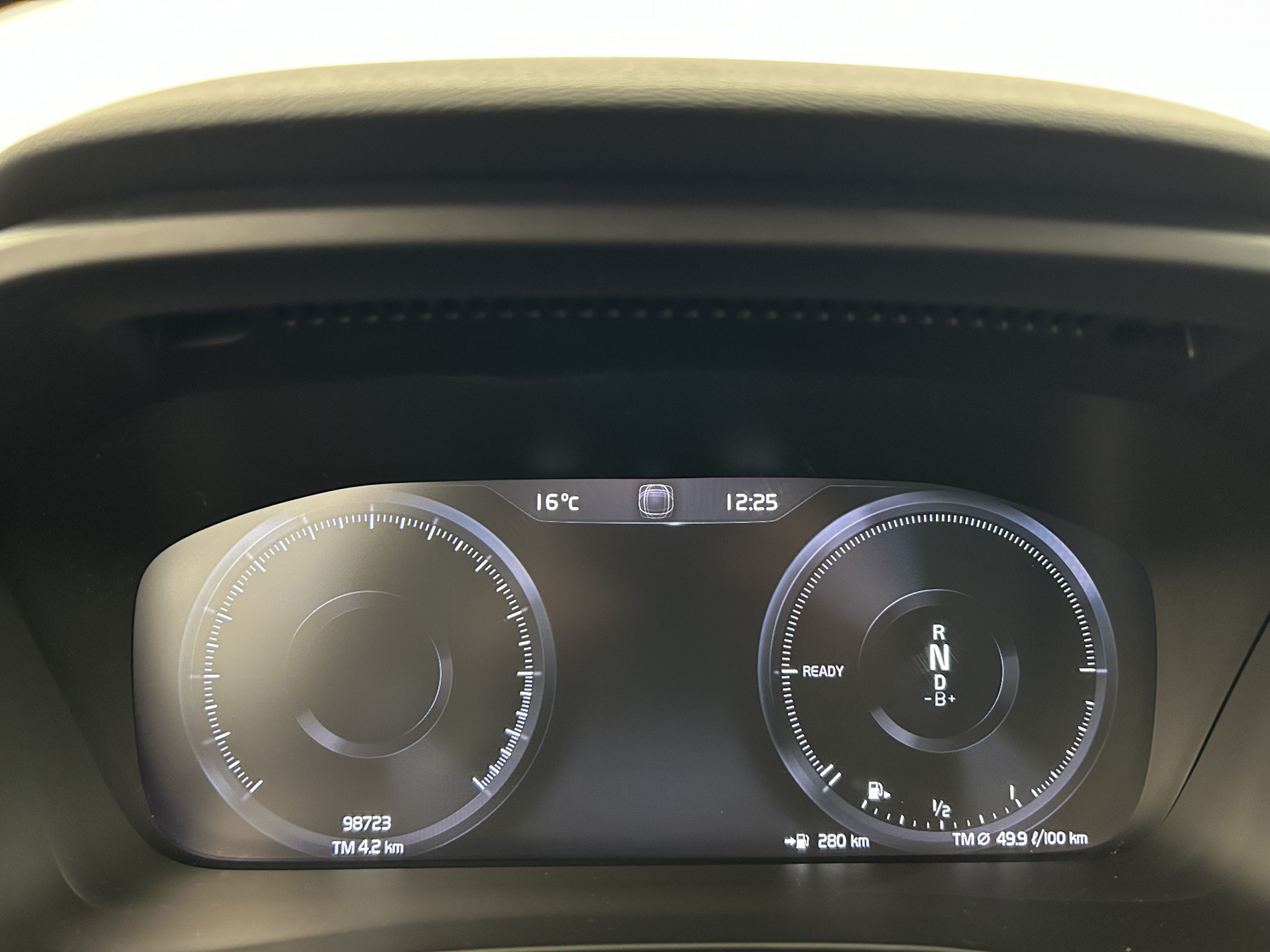Vente en ligne Volvo XC40 T4 Recharge 129 + 82ch Start DCT 7 au prix de 24 790 €