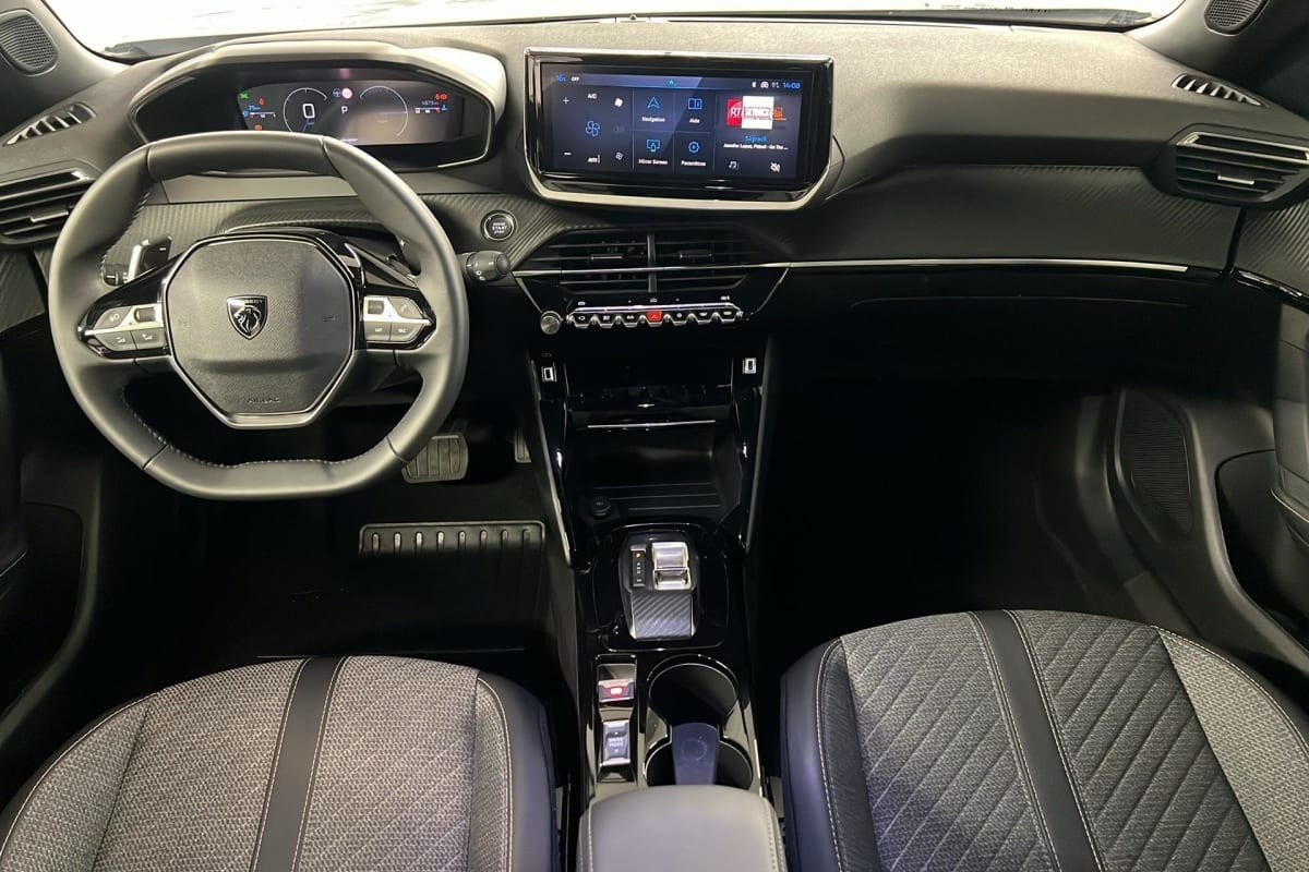 Vente en ligne Peugeot 2008 Hybrid 145 e-DCS6 Allure au prix de 23 360 €