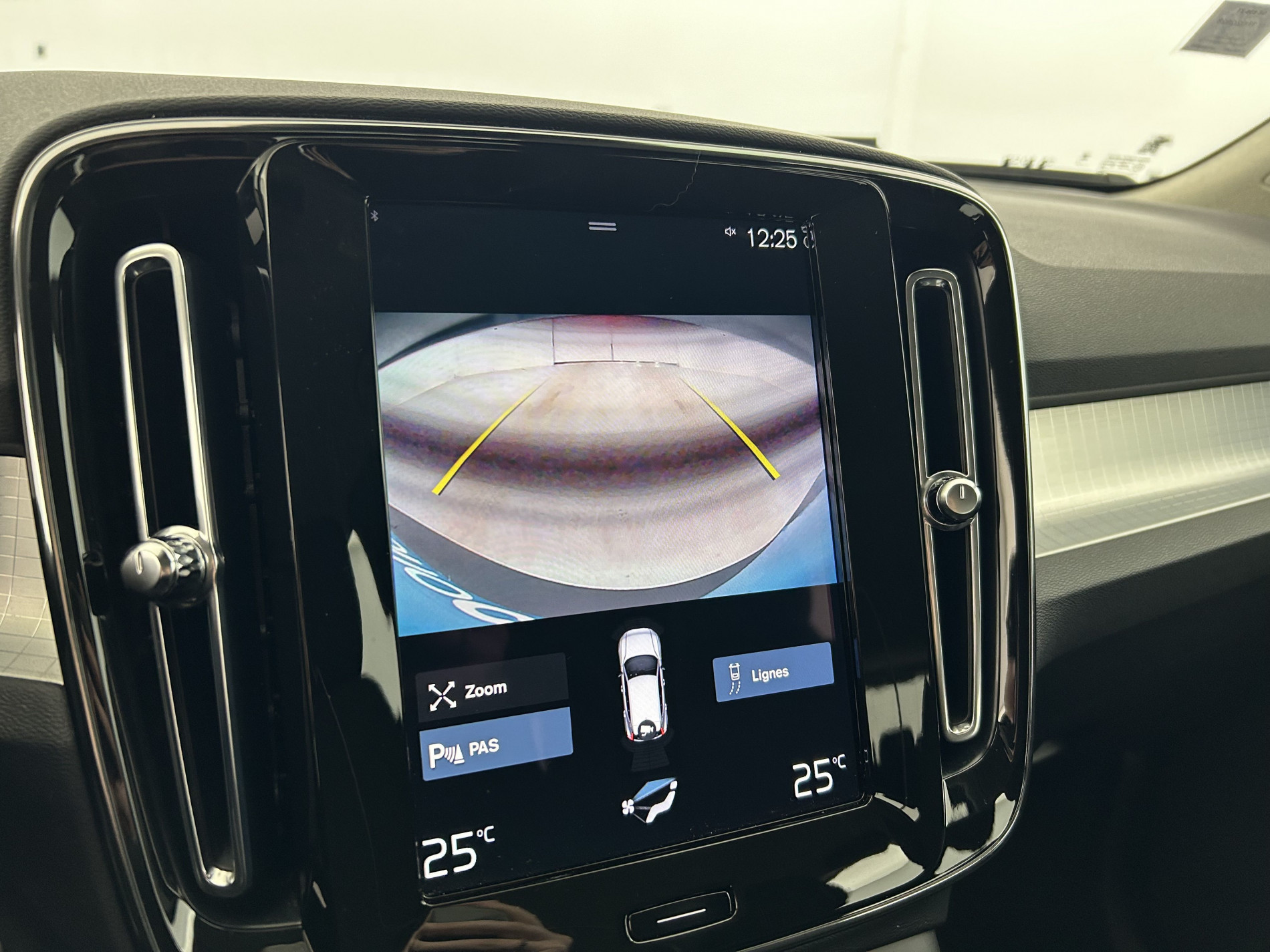 Vente en ligne Volvo XC40 T4 Recharge 129 + 82ch Start DCT 7 au prix de 24 790 €