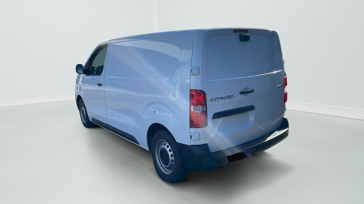 Vente en ligne Citroën Jumpy Fourgon JUMPY FGN M BLUEHDI 120 S S BVM6 au prix de 26 710 €