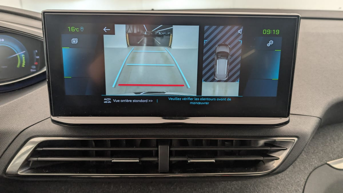 Vente en ligne Peugeot 3008 Hybrid 225 e-EAT8 Allure Pack au prix de 23 360 €