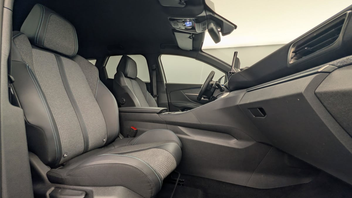 Vente en ligne Peugeot 3008 Hybrid 225 e-EAT8 Allure Pack au prix de 23 360 €