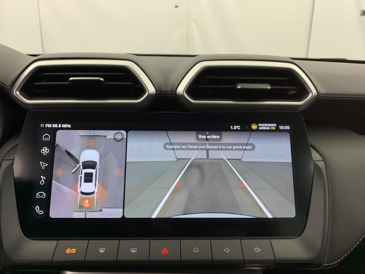 Vente en ligne Mg ZS 1.5 L Hybrid+ 197 ch Luxury au prix de 24 710 €