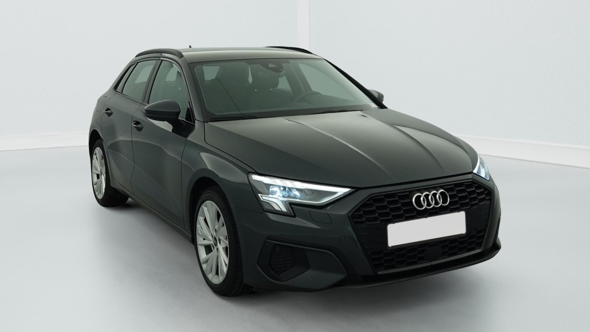 Audi A3 35 TFSI Mild Hybrid 150 S tronic 7 Design Luxe occasion de 2022 en vente à Rennes