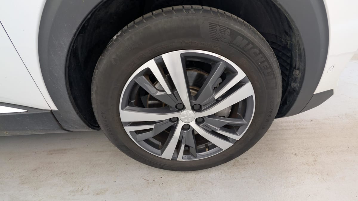 Vente en ligne Peugeot 3008 Hybrid 225 e-EAT8 Allure Pack au prix de 23 360 €