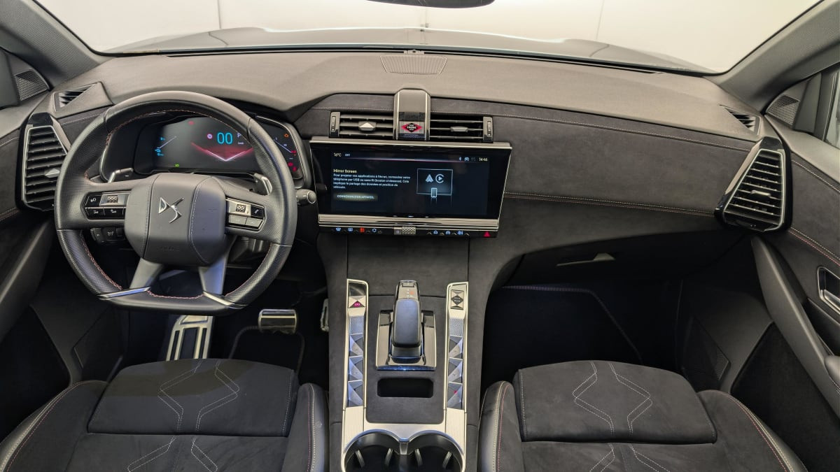 Vente en ligne Ds DS7 Crossback Hybride Rechargeable E-Tense 300 EAT8 4x4 Performance Line + au prix de 36 750 €