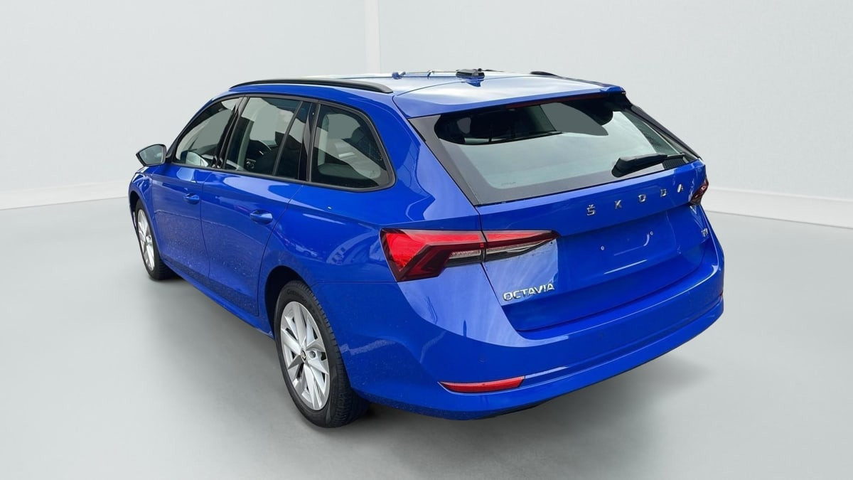 Vente en ligne Skoda Octavia Combi 1.4 TSI PHEV iV 204 ch DSG6e Ambition au prix de 23 360 €