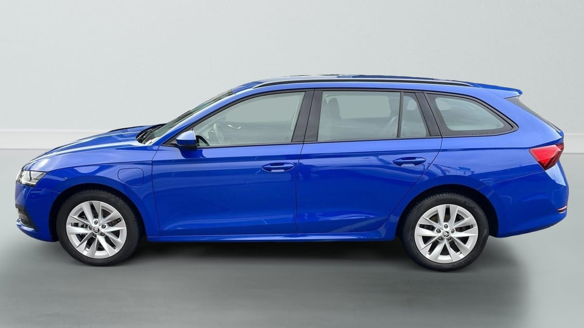 Vente en ligne Skoda Octavia Combi 1.4 TSI PHEV iV 204 ch DSG6e Ambition au prix de 23 360 €