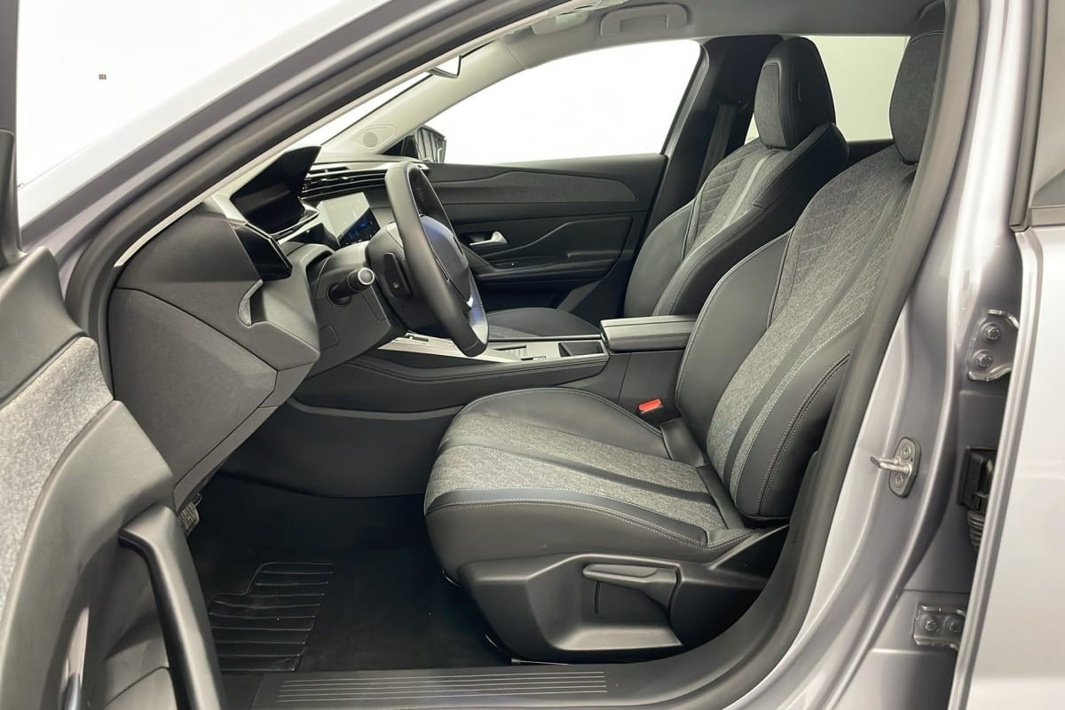 Vente en ligne Peugeot 408 Hybrid 136 e-DCS6 Allure au prix de 22 950 €