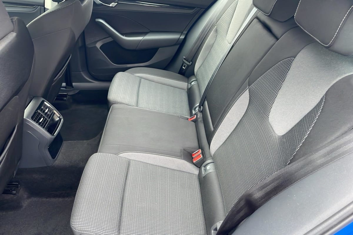 Vente en ligne Skoda Octavia Combi 1.4 TSI PHEV iV 204 ch DSG6e Ambition au prix de 23 360 €