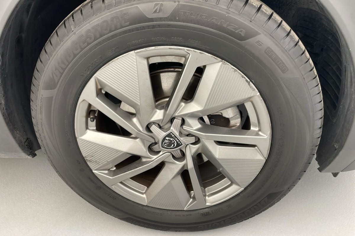 Vente en ligne Peugeot 408 Hybrid 136 e-DCS6 Allure au prix de 22 950 €