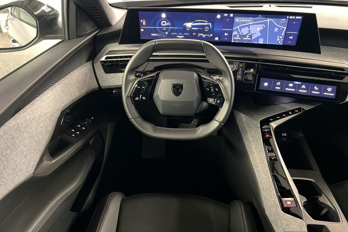 Vente en ligne Peugeot 3008 Hybrid 136 e-DCS6 Allure au prix de 27 070 €