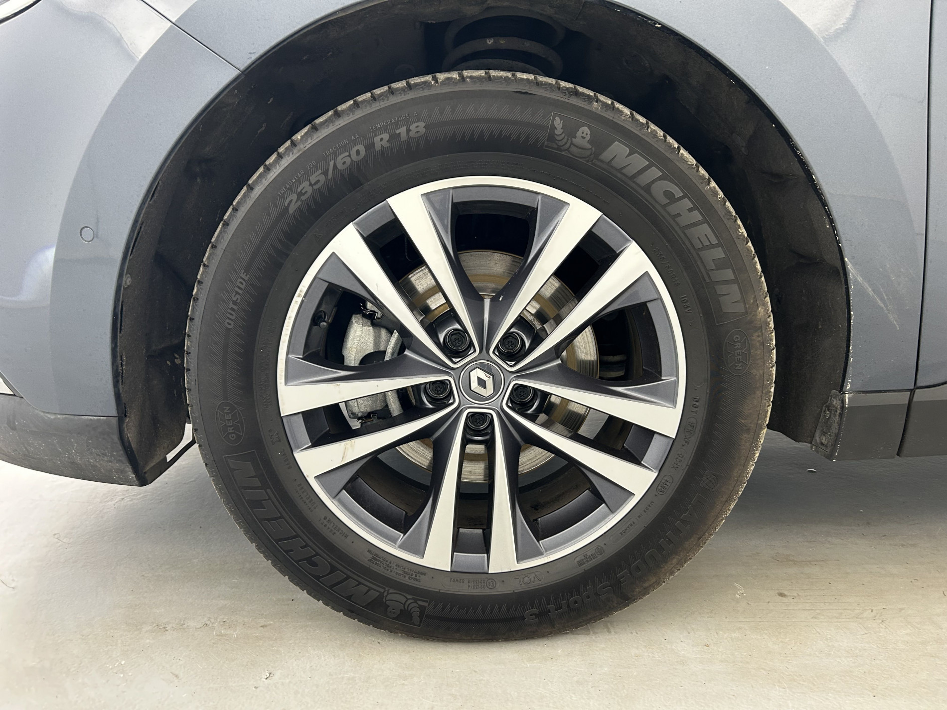 Vente en ligne Renault Espace 5 2.0 Blue dCi 160ch Zen EDC + Pack 7 Places au prix de 24 990 €