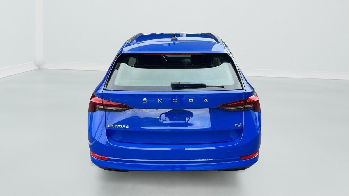 Vente en ligne Skoda Octavia Combi 1.4 TSI PHEV iV 204 ch DSG6e Ambition au prix de 23 360 €