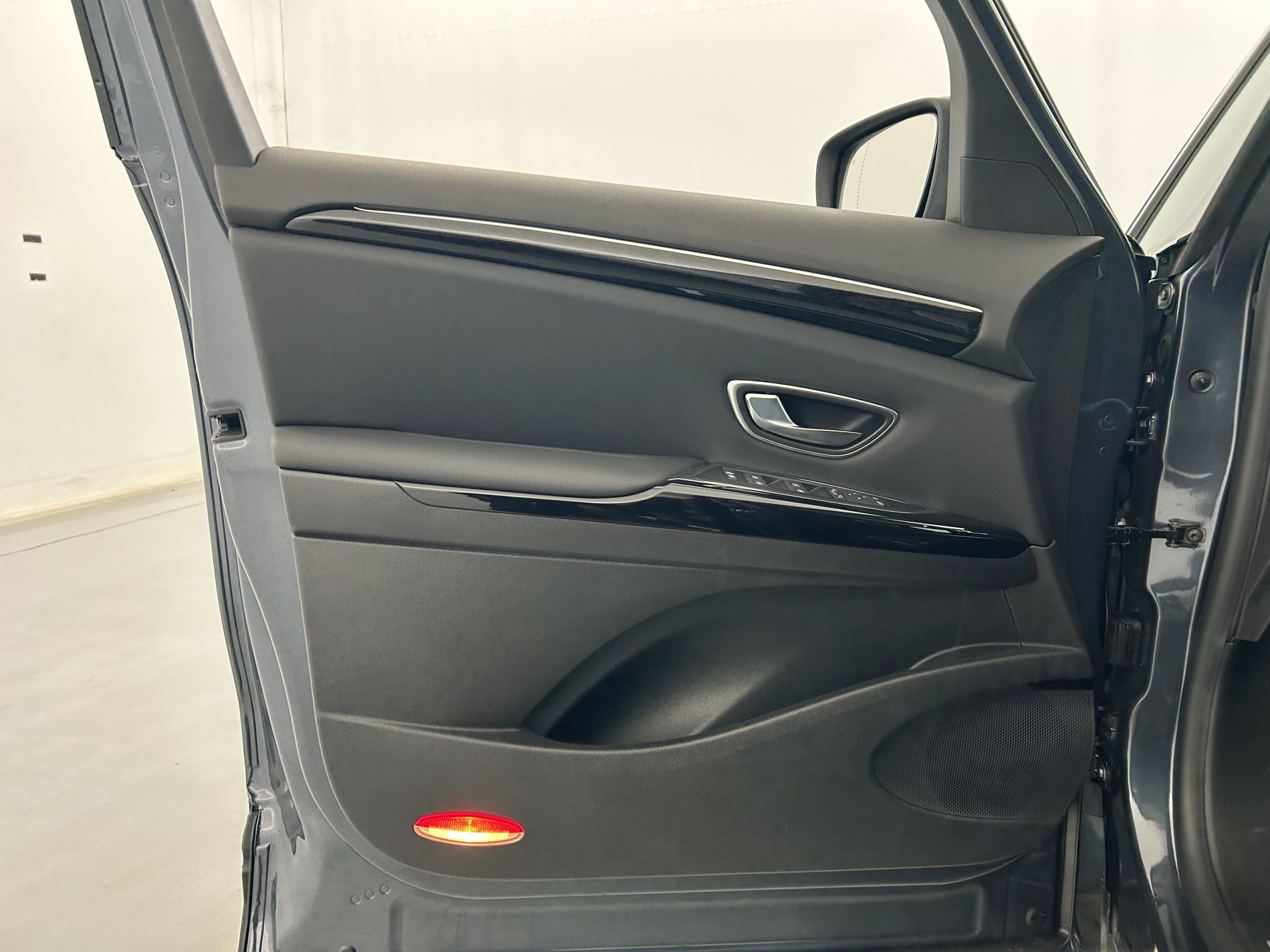 Vente en ligne Renault Espace 5 2.0 Blue dCi 160ch Zen EDC + Pack 7 Places au prix de 24 990 €