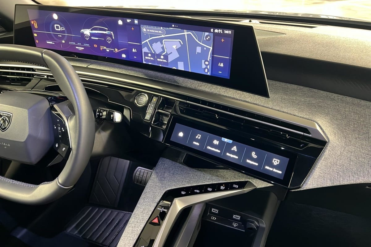 Vente en ligne Peugeot 3008 Hybrid 136 e-DCS6 Allure au prix de 27 070 €