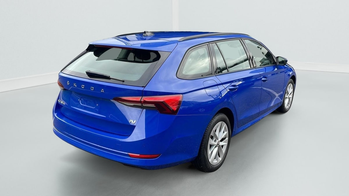 Vente en ligne Skoda Octavia Combi 1.4 TSI PHEV iV 204 ch DSG6e Ambition au prix de 23 360 €