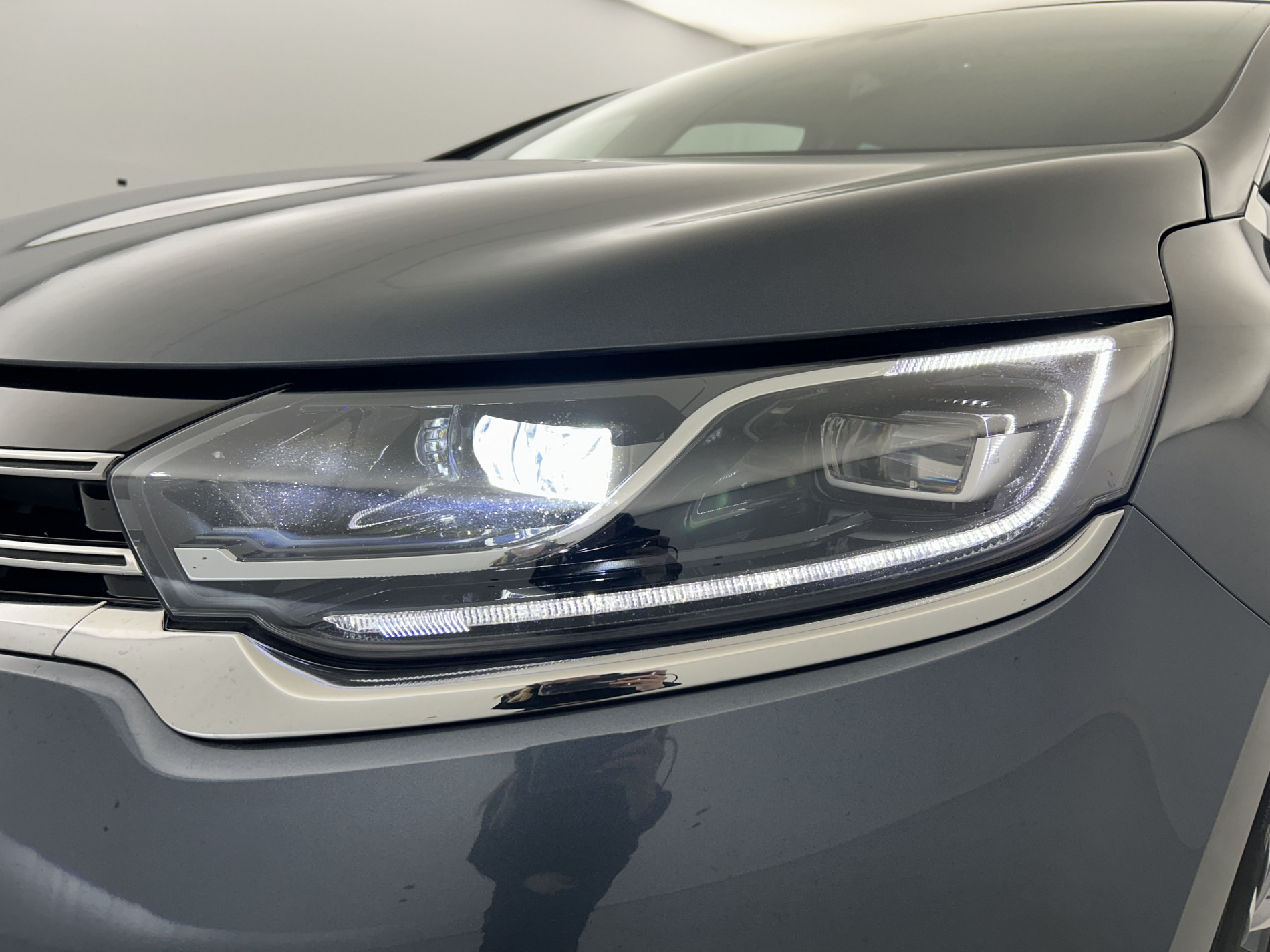 Vente en ligne Renault Espace 5 2.0 Blue dCi 160ch Zen EDC + Pack 7 Places au prix de 24 990 €