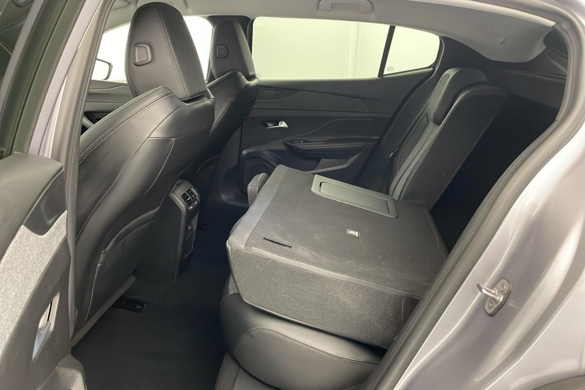 Vente en ligne Peugeot 408 Hybrid 136 e-DCS6 Allure au prix de 22 950 €