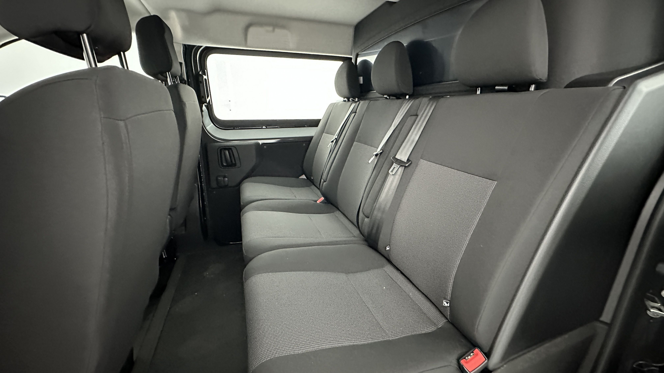 Vente en ligne Peugeot Expert EXPERT CA M 2.0 BlueHDi 180ch EAT8 au prix de 35 340 €