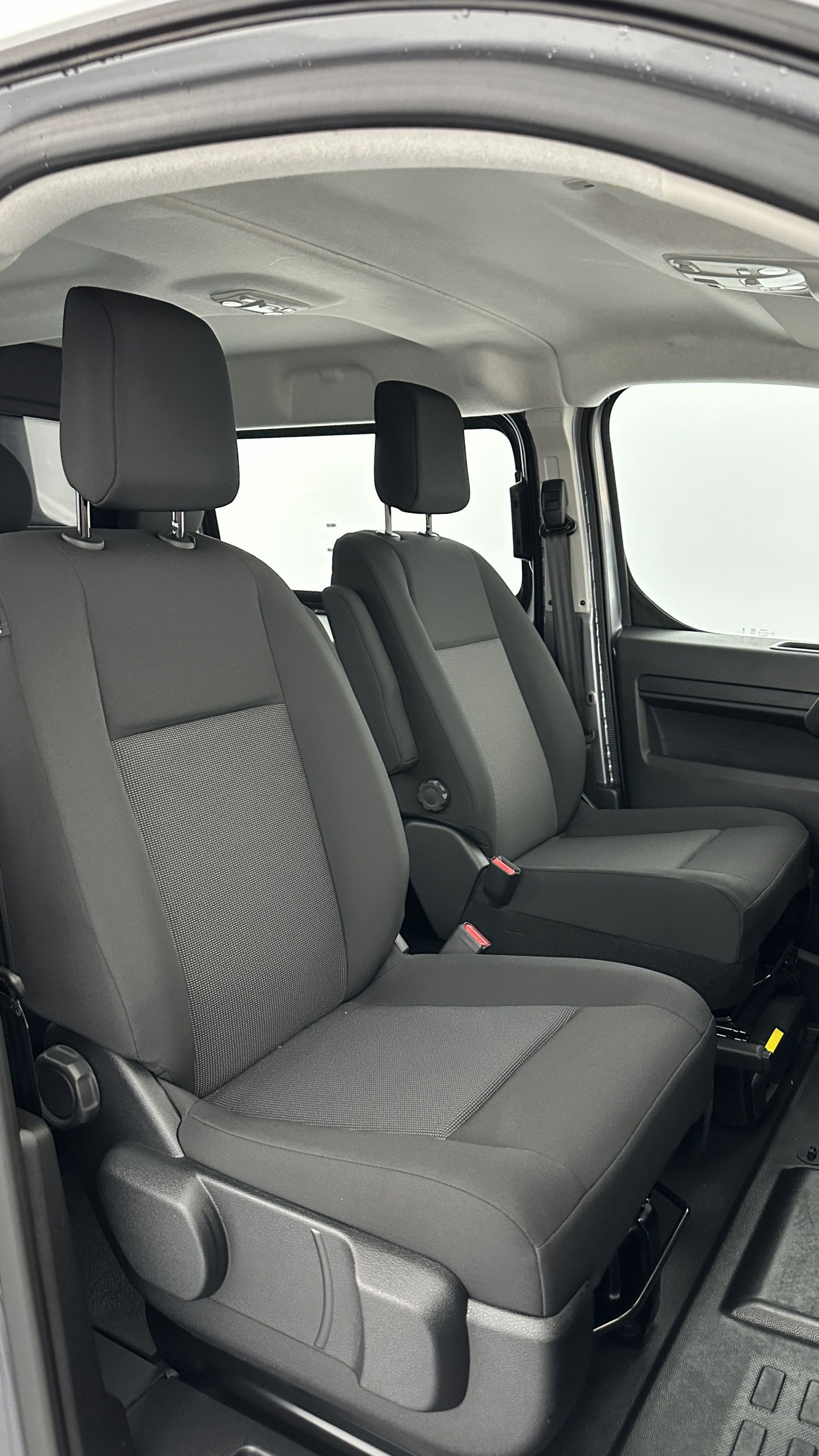 Vente en ligne Peugeot Expert EXPERT CA M 2.0 BlueHDi 180ch EAT8 au prix de 35 340 €