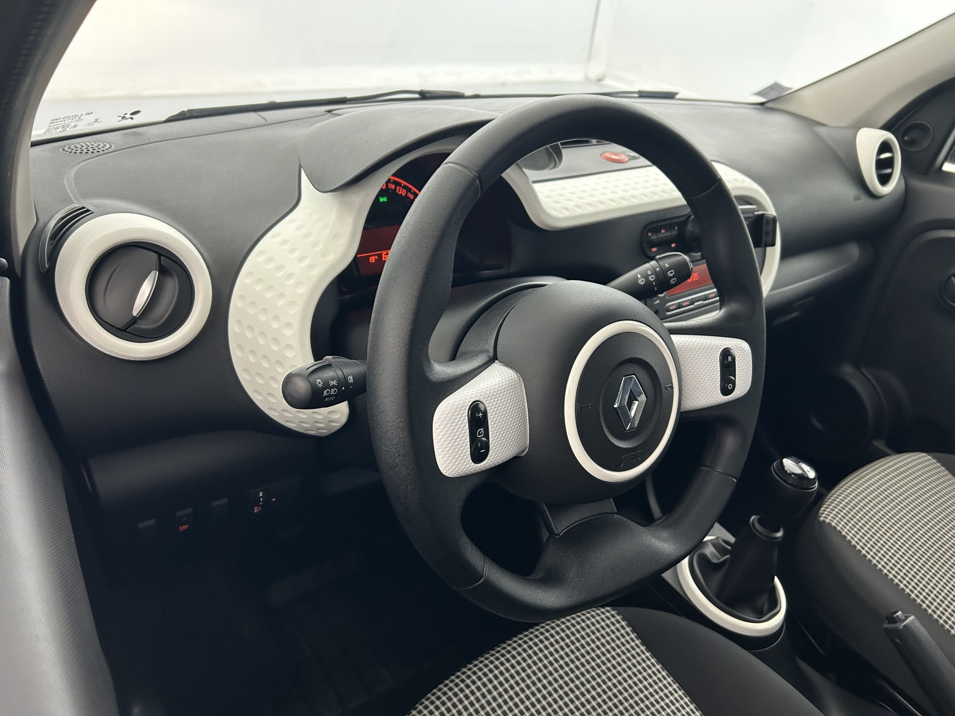 Vente en ligne Renault Twingo 3 1.0 SCe 65ch Life au prix de 9 990 €