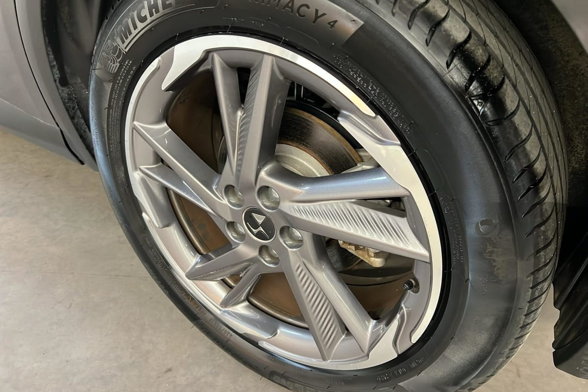 Vente en ligne Ds DS7 Crossback Hybride E-Tense 300 EAT8 4x4 Rivoli au prix de 30 160 €