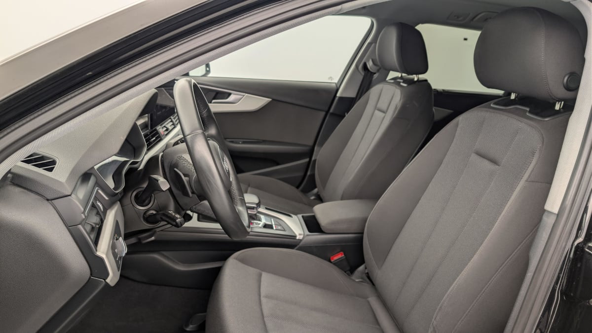 Vente en ligne Audi A4 Avant 35 TFSI 150 S tronic 7 Design au prix de 25 420 €