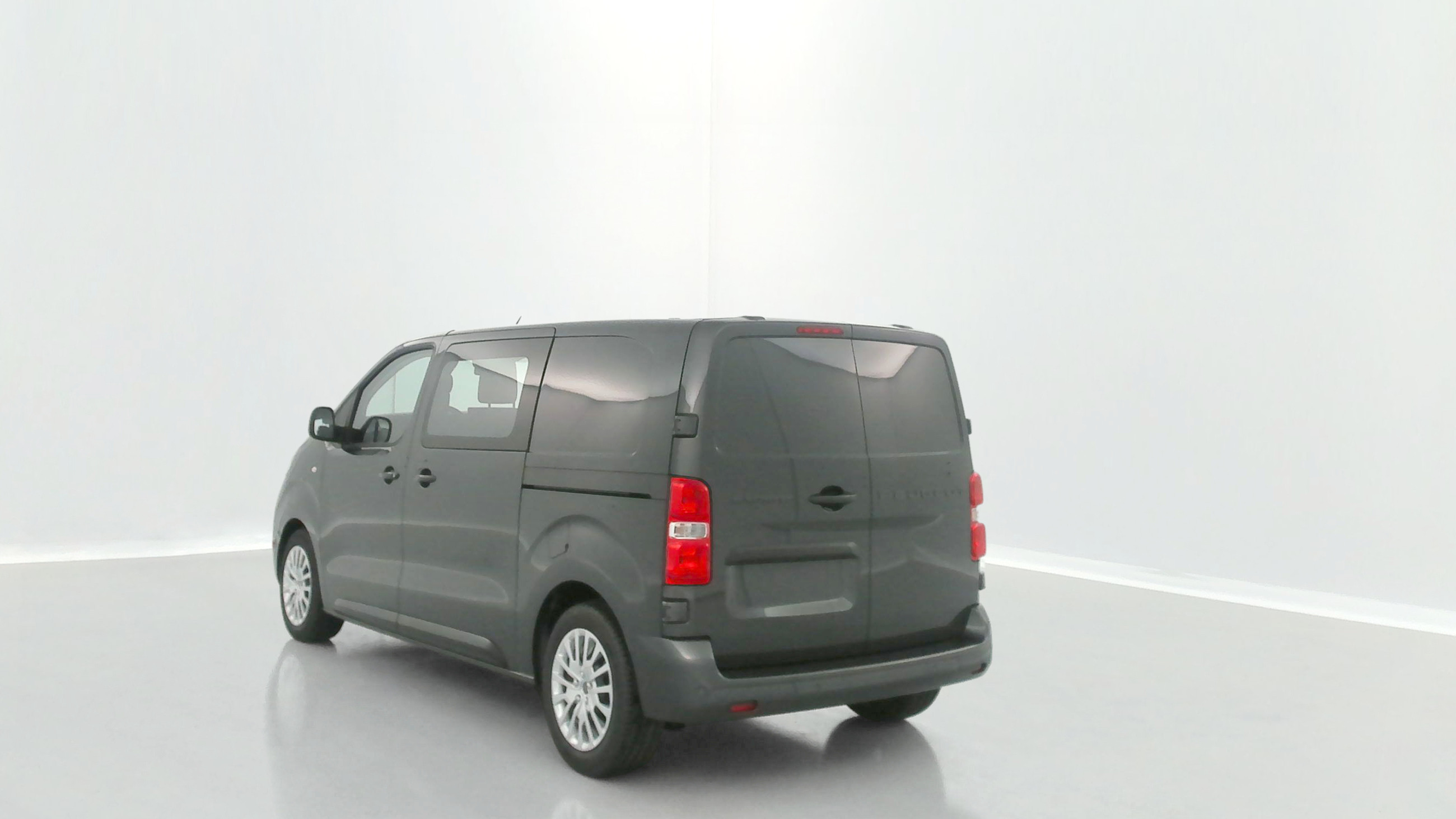 Vente en ligne Peugeot Expert EXPERT CA M 2.0 BlueHDi 180ch EAT8 au prix de 35 340 €