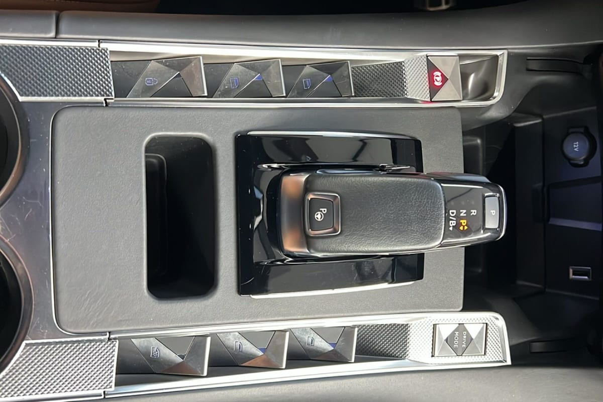 Vente en ligne Ds DS7 Crossback Hybride E-Tense 300 EAT8 4x4 Rivoli au prix de 30 160 €