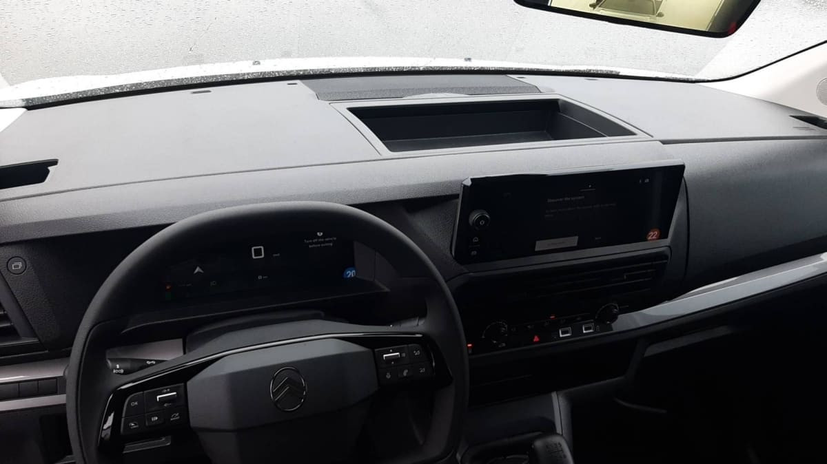 Vente en ligne Citroën Jumpy Fourgon JUMPY FGN M BLUEHDI 120 S S BVM6 au prix de 26 960 €