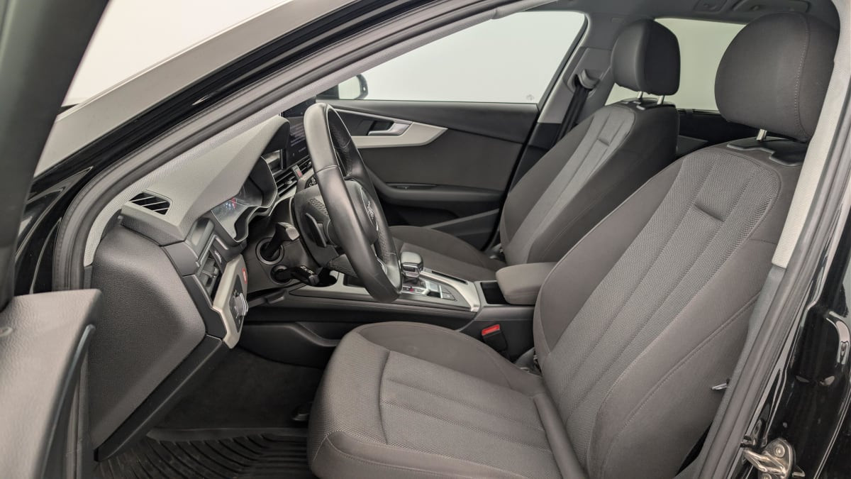 Vente en ligne Audi A4 Avant 35 TFSI 150 S tronic 7 Design au prix de 25 420 €