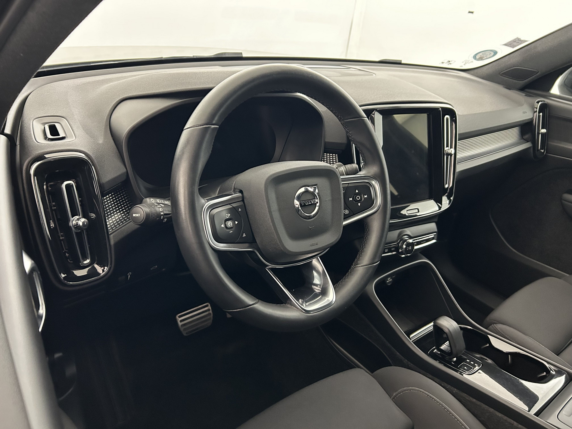 Vente en ligne Volvo XC40 Recharge 231ch Start EDT au prix de 19 990 €