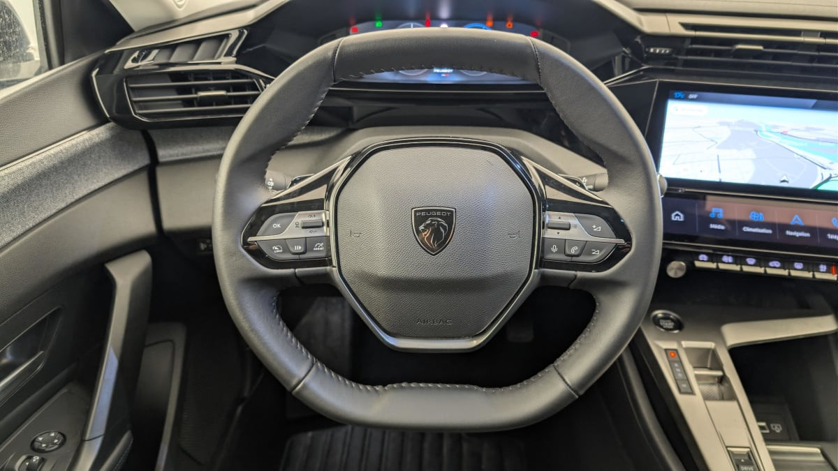 Vente en ligne Peugeot 408 Hybrid 145 e-DCS6 Allure au prix de 25 420 €