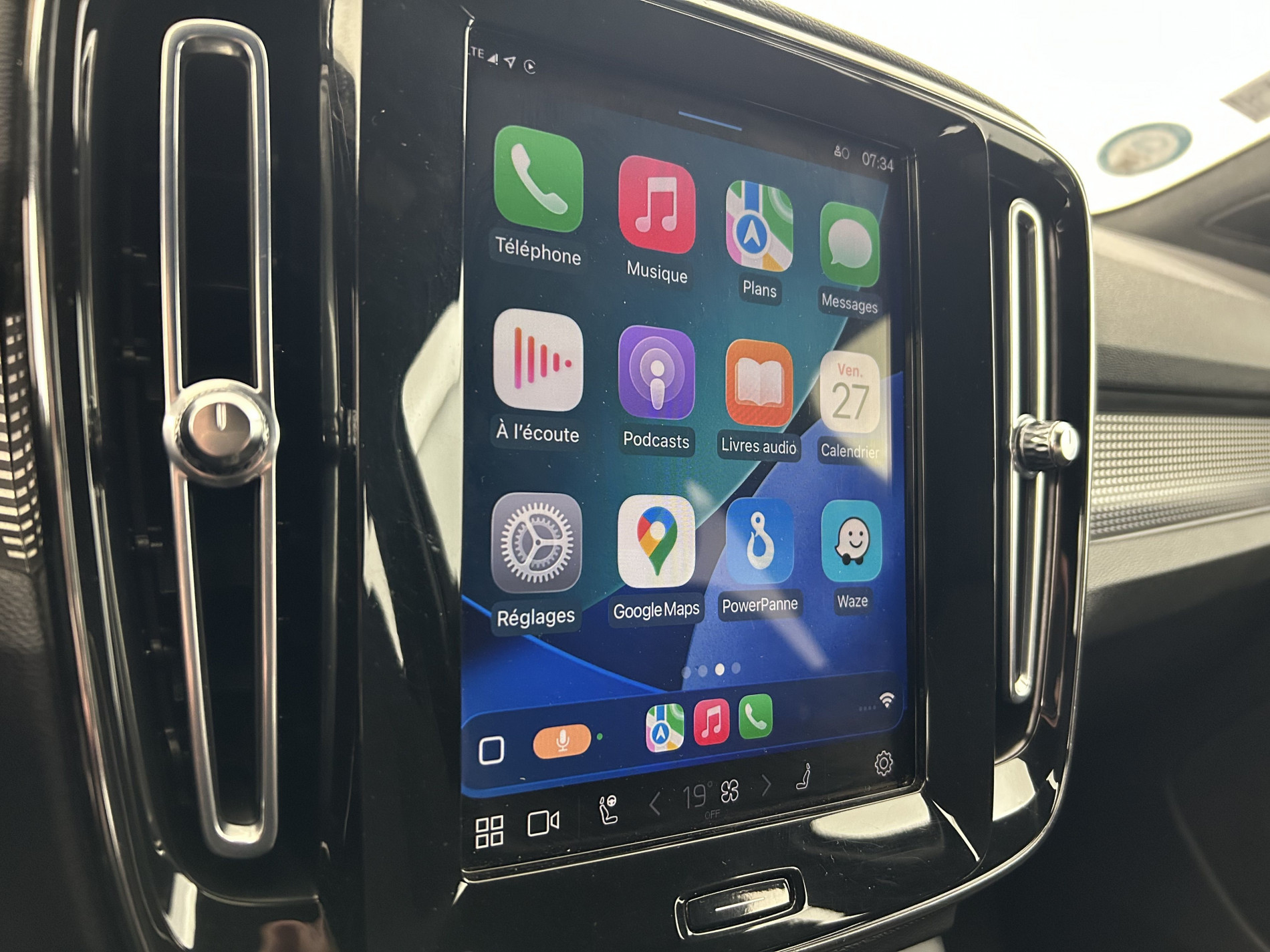 Vente en ligne Volvo XC40 Recharge 231ch Start EDT au prix de 19 990 €