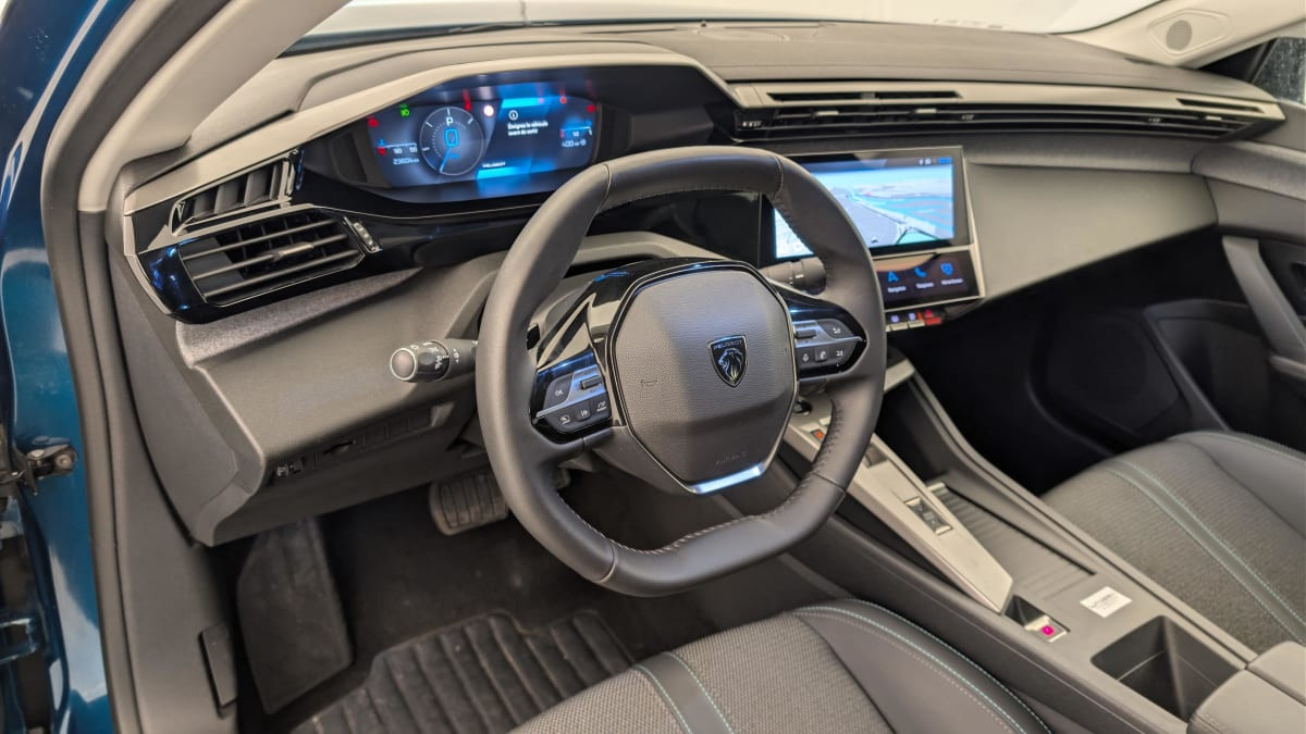 Vente en ligne Peugeot 408 Hybrid 145 e-DCS6 Allure au prix de 25 420 €