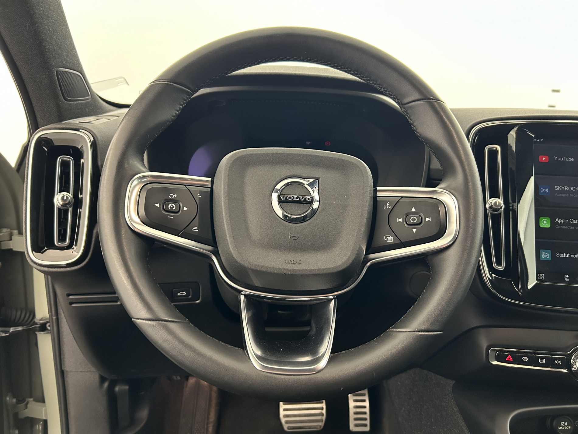 Vente en ligne Volvo XC40 Recharge 231ch Start EDT au prix de 19 990 €