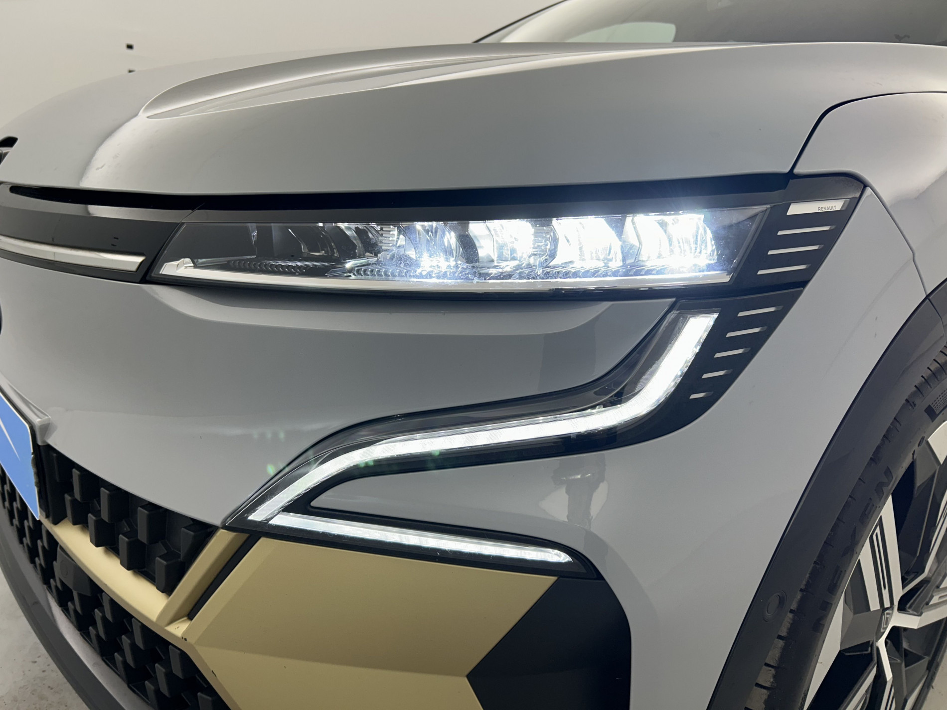 Vente en ligne Renault Megane E-Tech Electric EV60 220ch Iconic super charge + Pompe à chaleur au prix de 22 990 €