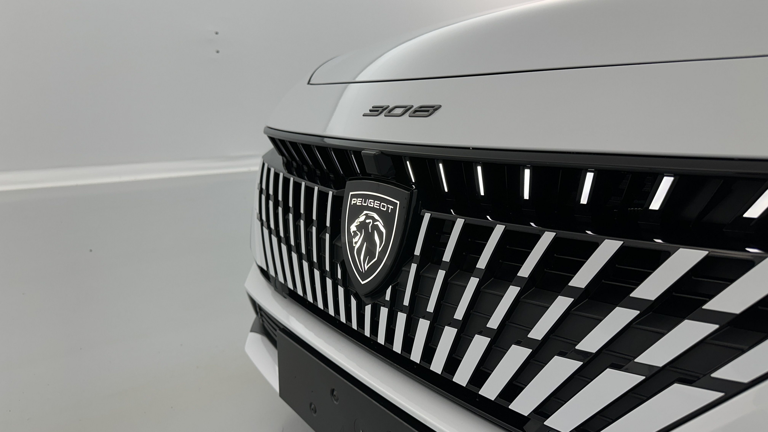 Vente en ligne Peugeot 308 308 III(2) 1.2 Hybrid 145ch GT e-DCS6 au prix de 29 900 €