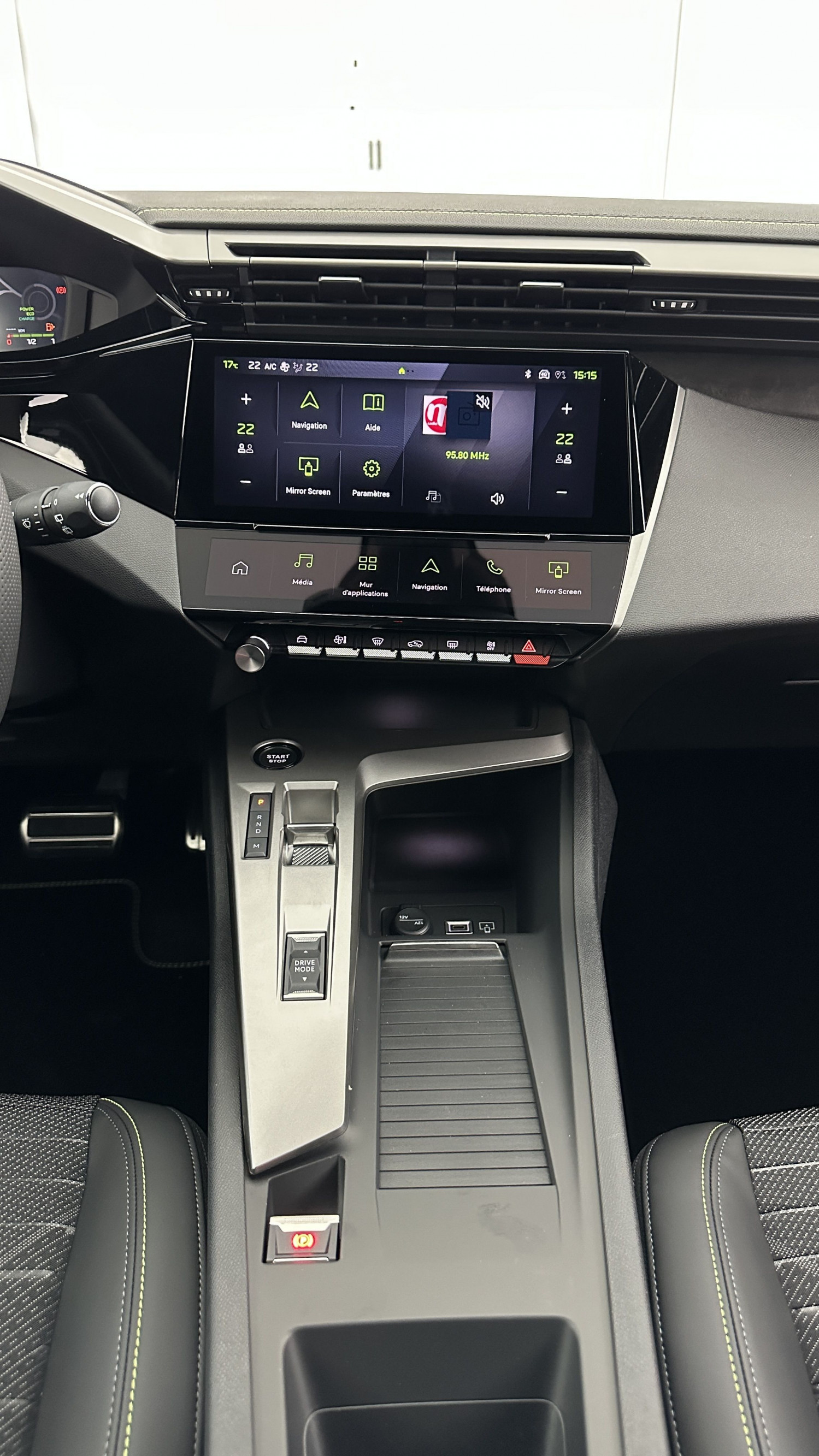 Vente en ligne Peugeot 308 308 III(2) 1.2 Hybrid 145ch GT e-DCS6 au prix de 29 900 €