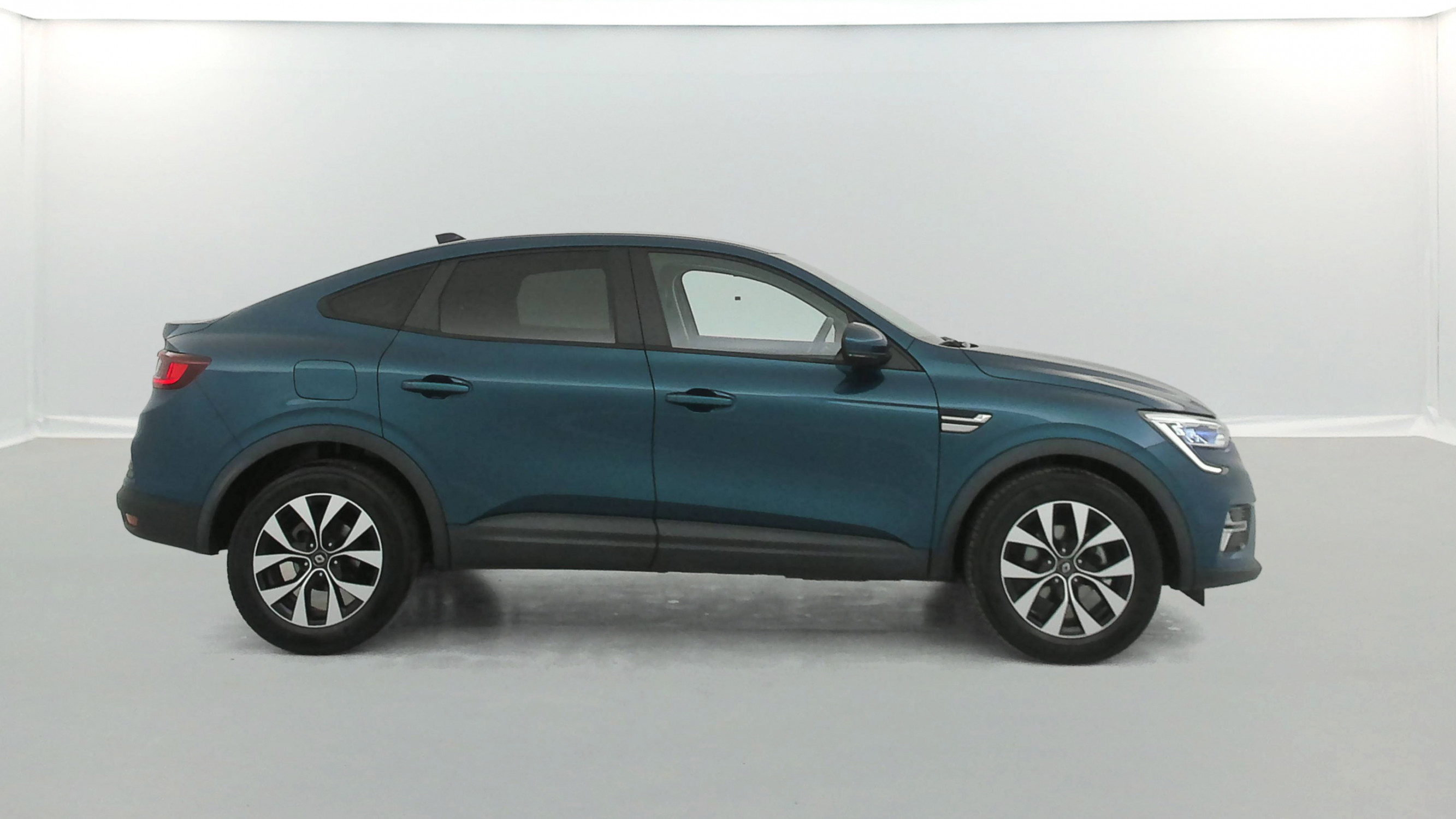 Vente en ligne Renault Arkana 1.3 TCe 140ch Evolution EDC au prix de 18 290 €