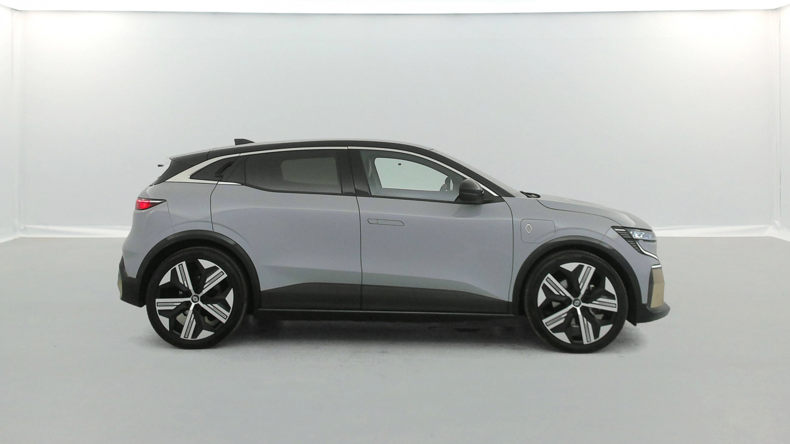 Vente en ligne Renault Megane E-Tech Electric EV60 220ch Iconic super charge + Pompe à chaleur au prix de 22 990 €