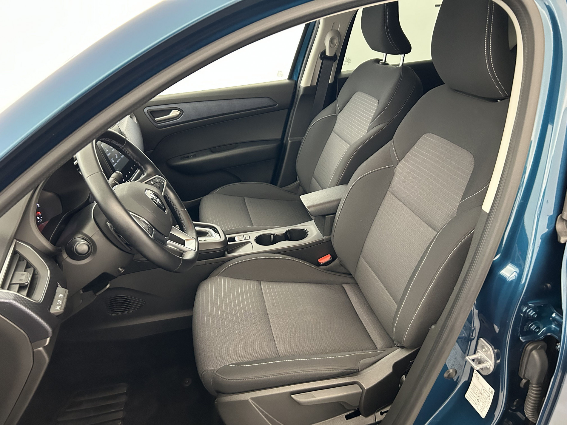 Vente en ligne Renault Arkana 1.3 TCe 140ch Evolution EDC au prix de 18 290 €